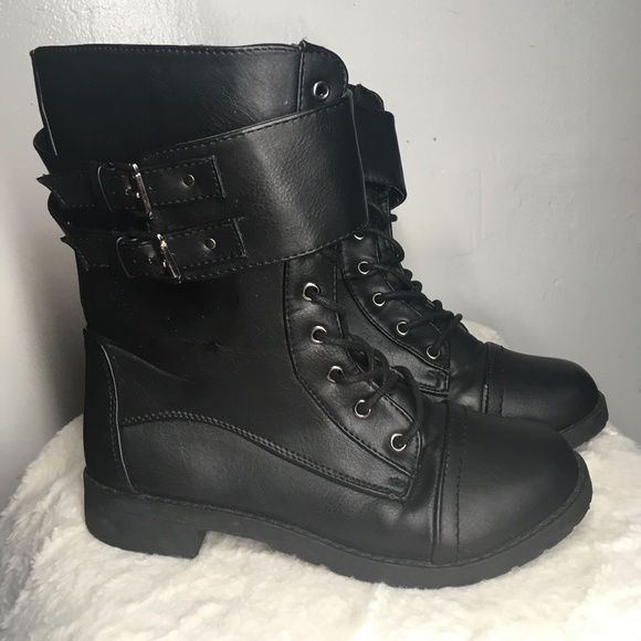 RUE 21 etc boots black size 6/7 - Picture 1 of 1